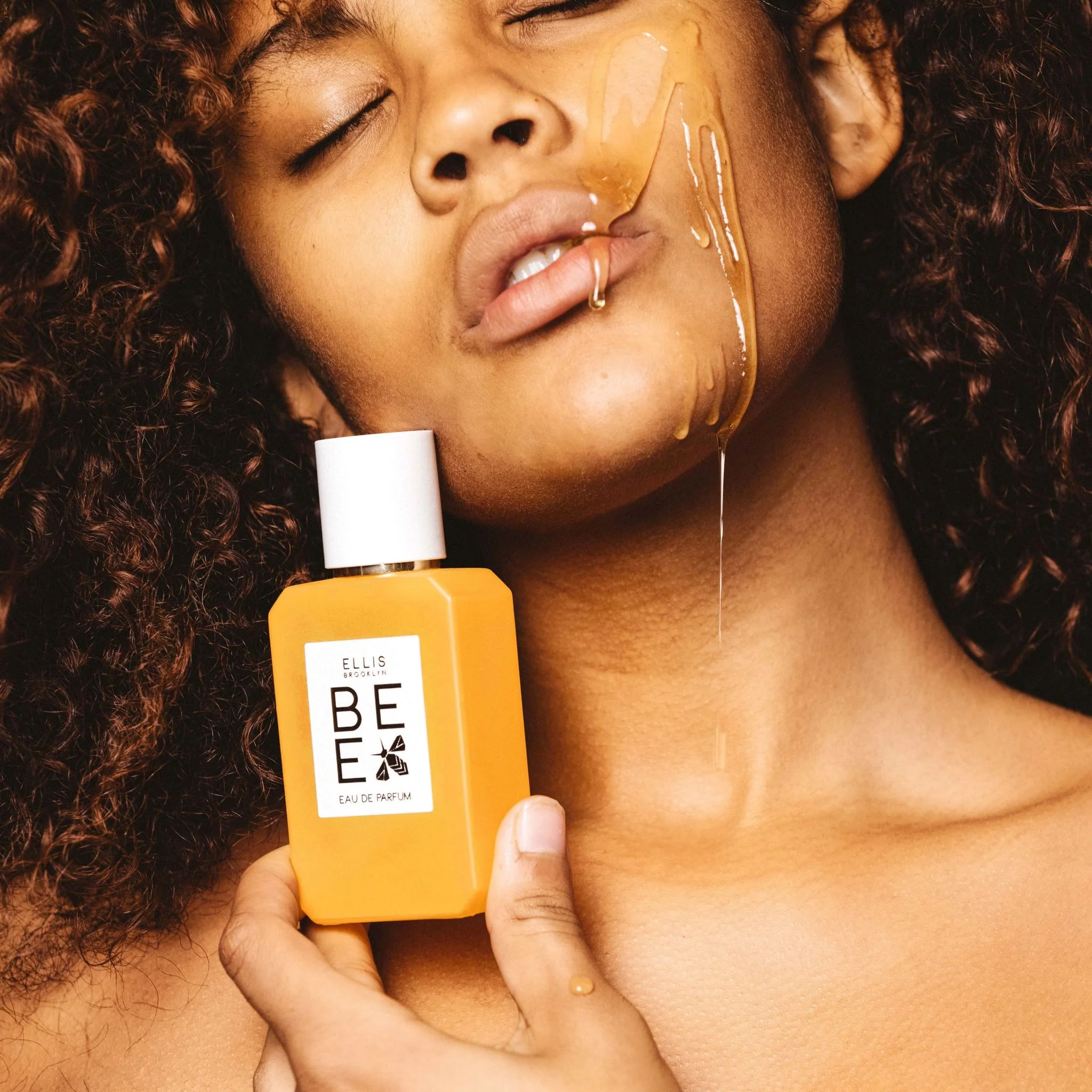 BEE Eau De Parfum Travel Spray - Image 5